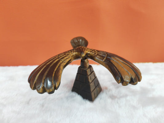 Rotating Tiger Eye Hawk